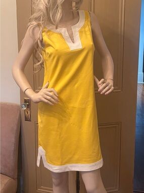 Sleeveless Yellow Cotton Shift Dress with White Trim sz 6. $32
